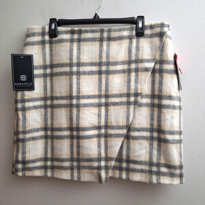 Bagatelle Thick Skirt Womens Large Gray Beige Plaid Faux Wrap Mini Short NWT